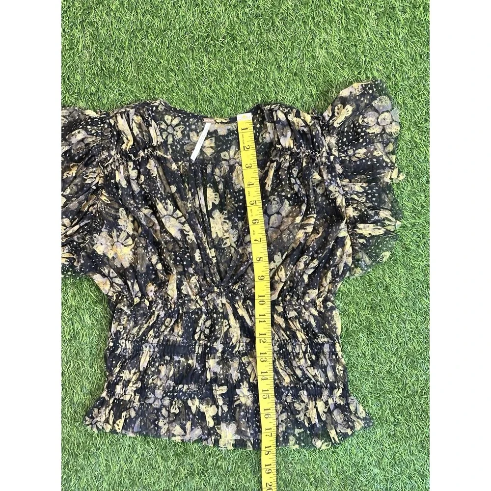 Free People Making Me Smile Top Small Black Floral Pleated‎ Mesh Cropped V Neck